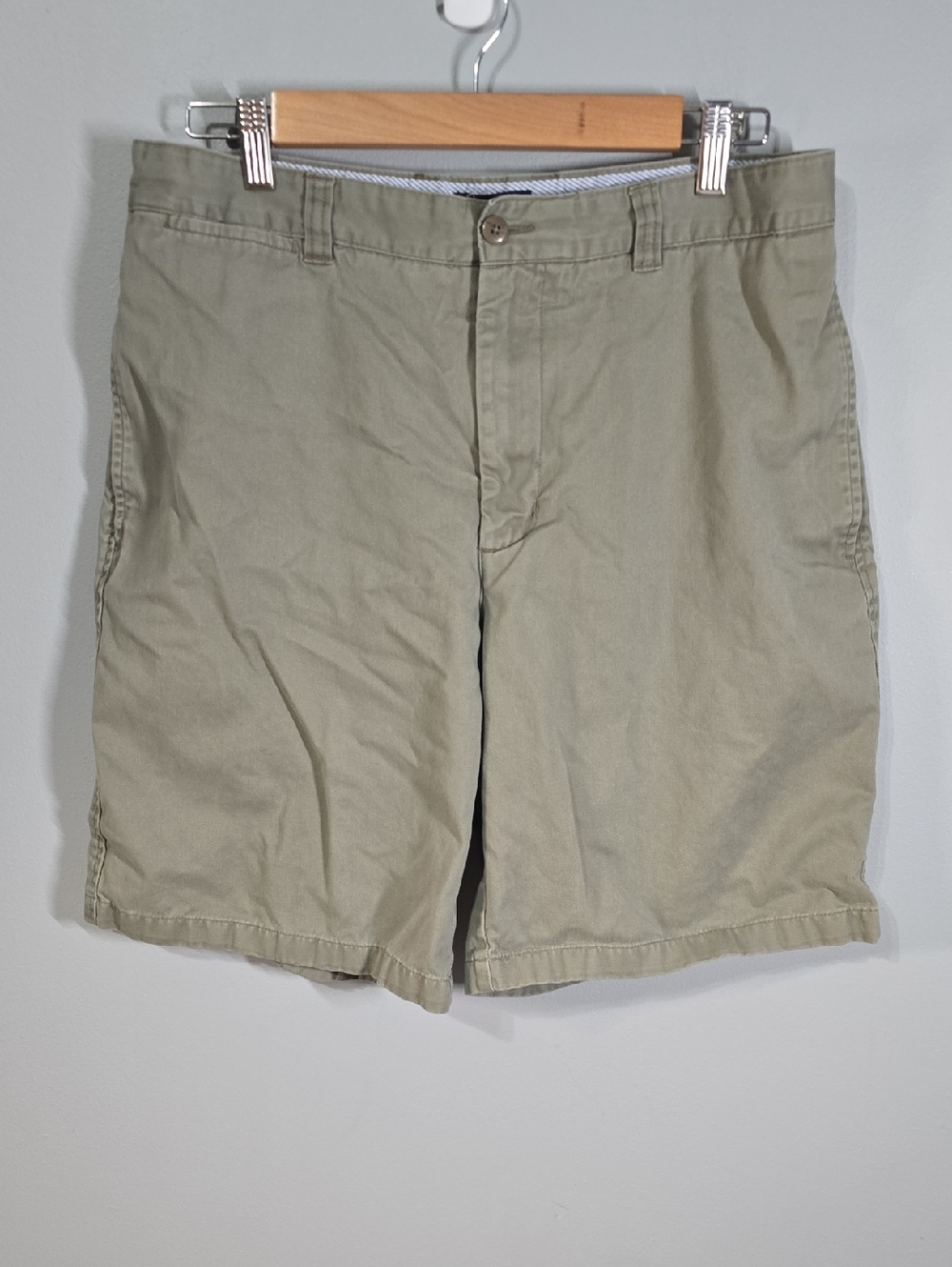 Club Room MEN'S size 33 Light Olive Green Casual Cotton Shorts Flat Front Summer